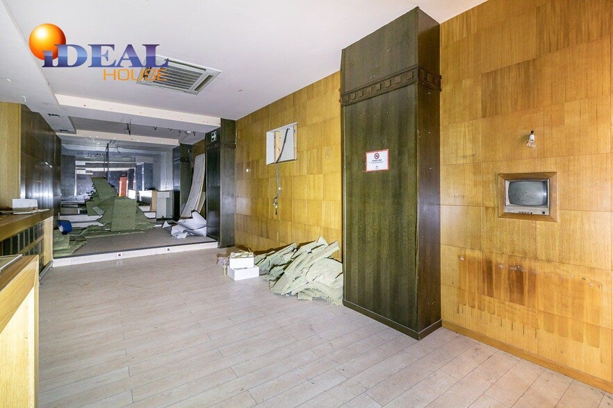 Retail in Granada, Granada for sale - Interior Photo - Image 2 of 14