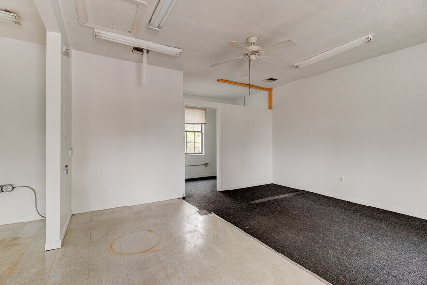 2820 Howland Blvd, Deltona, FL à vendre - Photo intérieure - Image 3 de 46