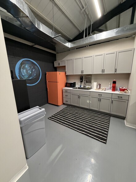 1240 Swift Ave, North Kansas City, MO à vendre - Photo du bâtiment - Image 3 de 9
