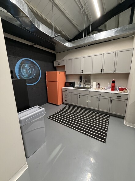 1240 Swift Ave, North Kansas City, MO à vendre - Photo du bâtiment - Image 3 de 9