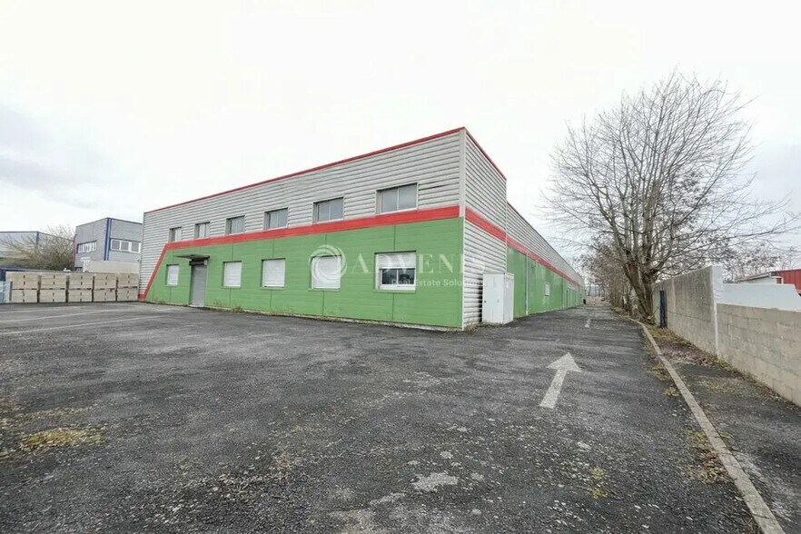 Flex in Mareuil-lès-Meaux for sale - Building Photo - Image 2 of 6