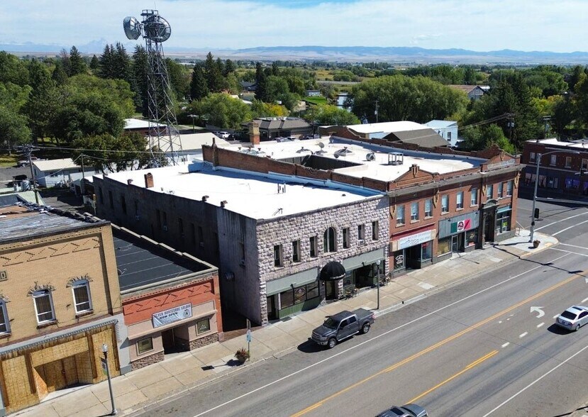 22 N Bridge St, Saint Anthony, ID à vendre - Photo du bâtiment - Image 3 de 14