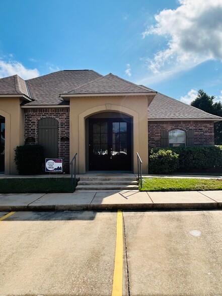 7607 Fern Ave, Shreveport, LA for lease - Primary Photo - Image 1 of 1