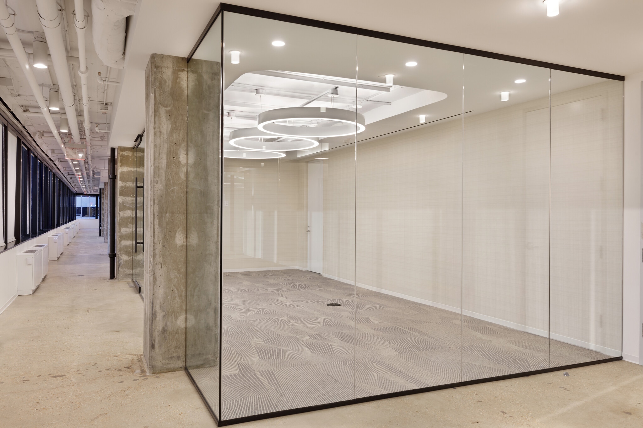 1735 N Lynn St, Arlington, VA à louer Photo intérieure- Image 1 de 6