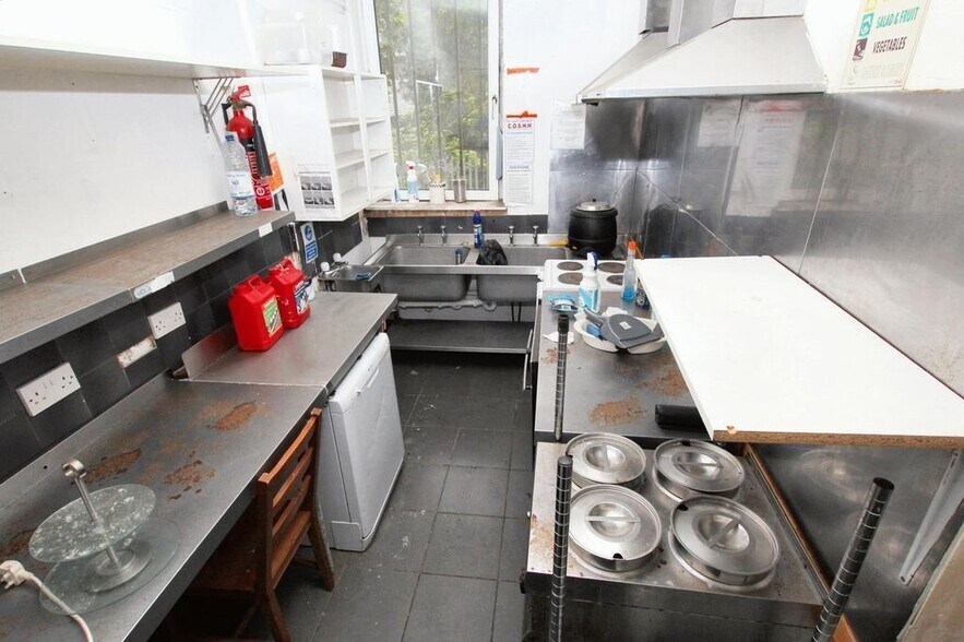 16 East Main St, Broxburn à vendre - Photo du bâtiment - Image 2 de 10