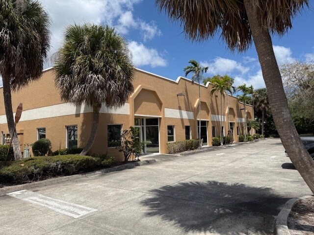 1410 Park Ln S, Jupiter, FL à louer Photo principale- Image 1 de 23