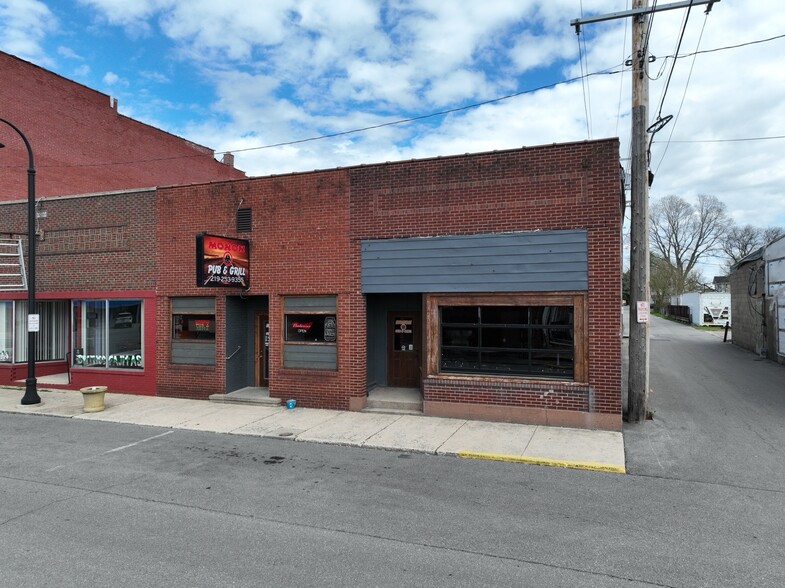 106 E 4th St, Monon, IN for sale - Primary Photo - Image 1 of 12