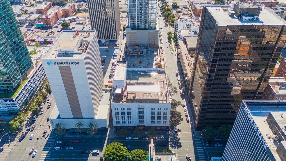 3240 Wilshire Blvd, Los Angeles, CA à louer - Aérien - Image 2 de 6