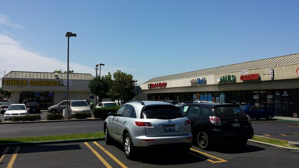 901-985 N La Brea Ave, Inglewood, CA for lease - Building Photo - Image 3 of 6