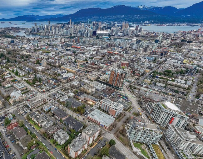 Plus de détails pour 245-265 12th Av E, Vancouver, BC - Terrain à vendre