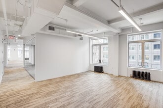 1674 Broadway, New York, NY à louer Photo intérieure- Image 1 de 11