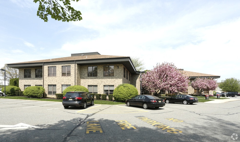 55 N Gilbert St, Tinton Falls, NJ for lease - Primary Photo - Image 1 of 10