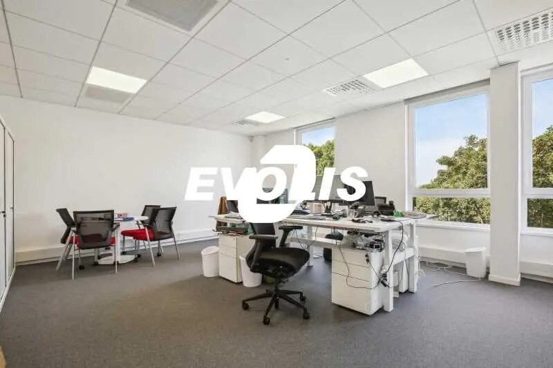 Office in Tremblay-en-France for lease Building Photo- Image 1 of 14