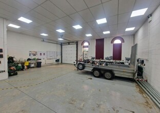 Kingsclere Rd, Basingstoke for lease Interior Photo- Image 1 of 1