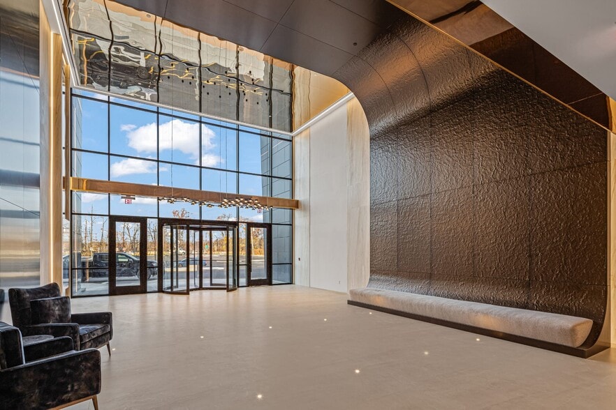 33 Route 59, Monsey, NY for lease - Lobby - Image 3 of 63