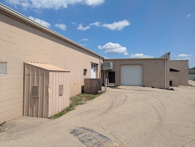 5724 Webster St, Dayton, OH à louer - Photo du bâtiment - Image 2 de 11