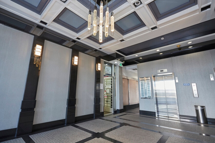 6360 Wilshire Blvd, Los Angeles, CA for lease - Building Photo - Image 3 of 7