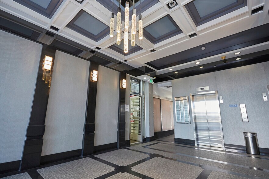 6360 Wilshire Blvd, Los Angeles, CA à louer - Photo du bâtiment - Image 3 de 7