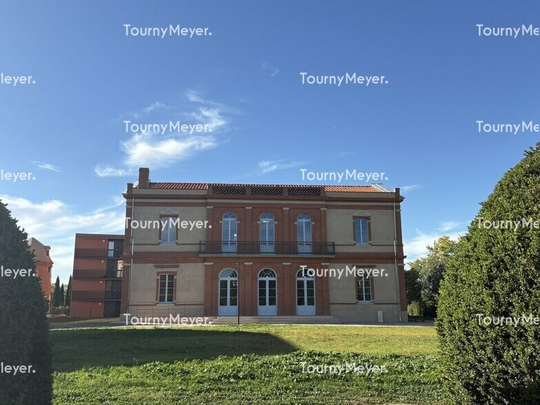 2 Rue Jean Viollis, Toulouse for sale - Building Photo - Image 2 of 10