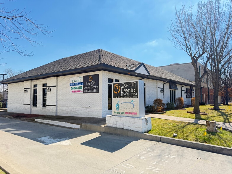 820 N Zang Blvd, Dallas, TX for sale - Building Photo - Image 1 of 1