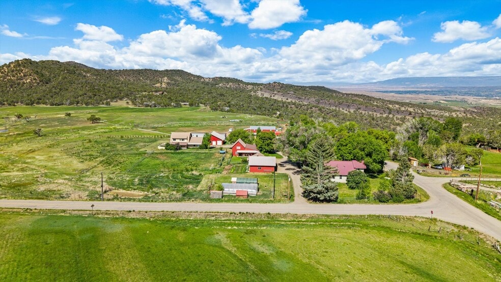 41990 Cottonwood Creek Rd, Crawford, CO à vendre - Photo du bâtiment - Image 2 de 75