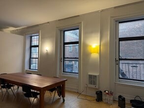 26 Bond St, New York, NY à louer Photo intérieure- Image 2 de 4