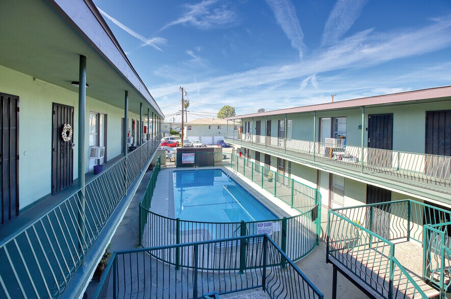 11523-11529 Old River School Rd, Downey, CA à vendre - Photo du bâtiment - Image 3 de 9