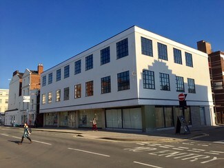 Plus de détails pour 52-60 Warwick St, Leamington Spa - Commerce de détail à louer
