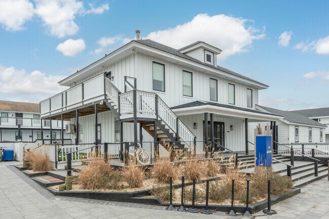 More details for 25 Cayuga Walk, Ocean Bay Park, NY - Hospitality for Sale