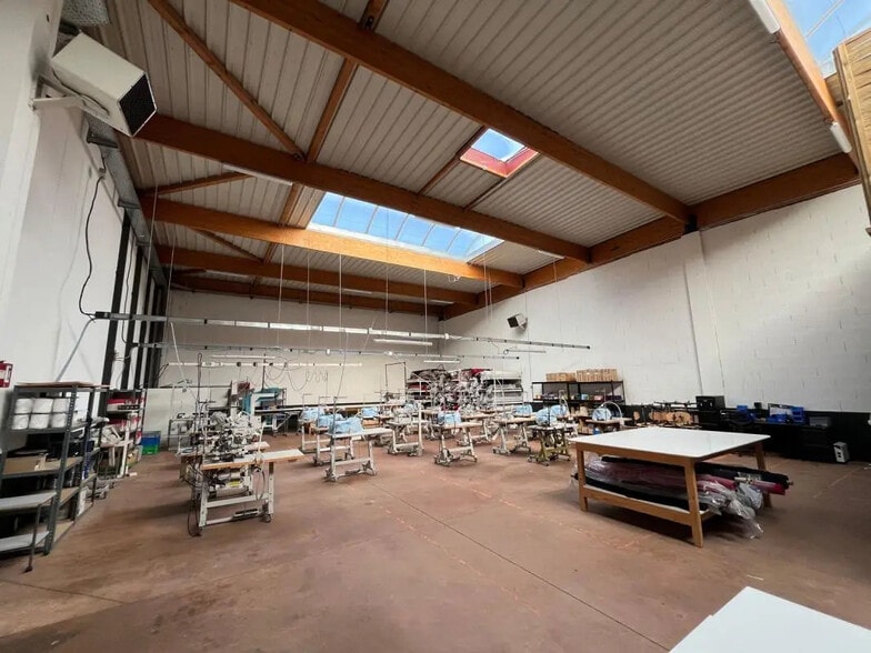 Bureau dans Décines-Charpieu à louer - Photo intérieure - Image 3 de 21