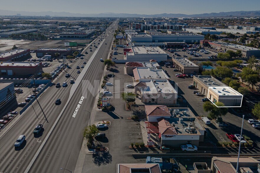 5351 S Decatur Blvd, Las Vegas, NV à louer - Photo du bâtiment - Image 2 de 5