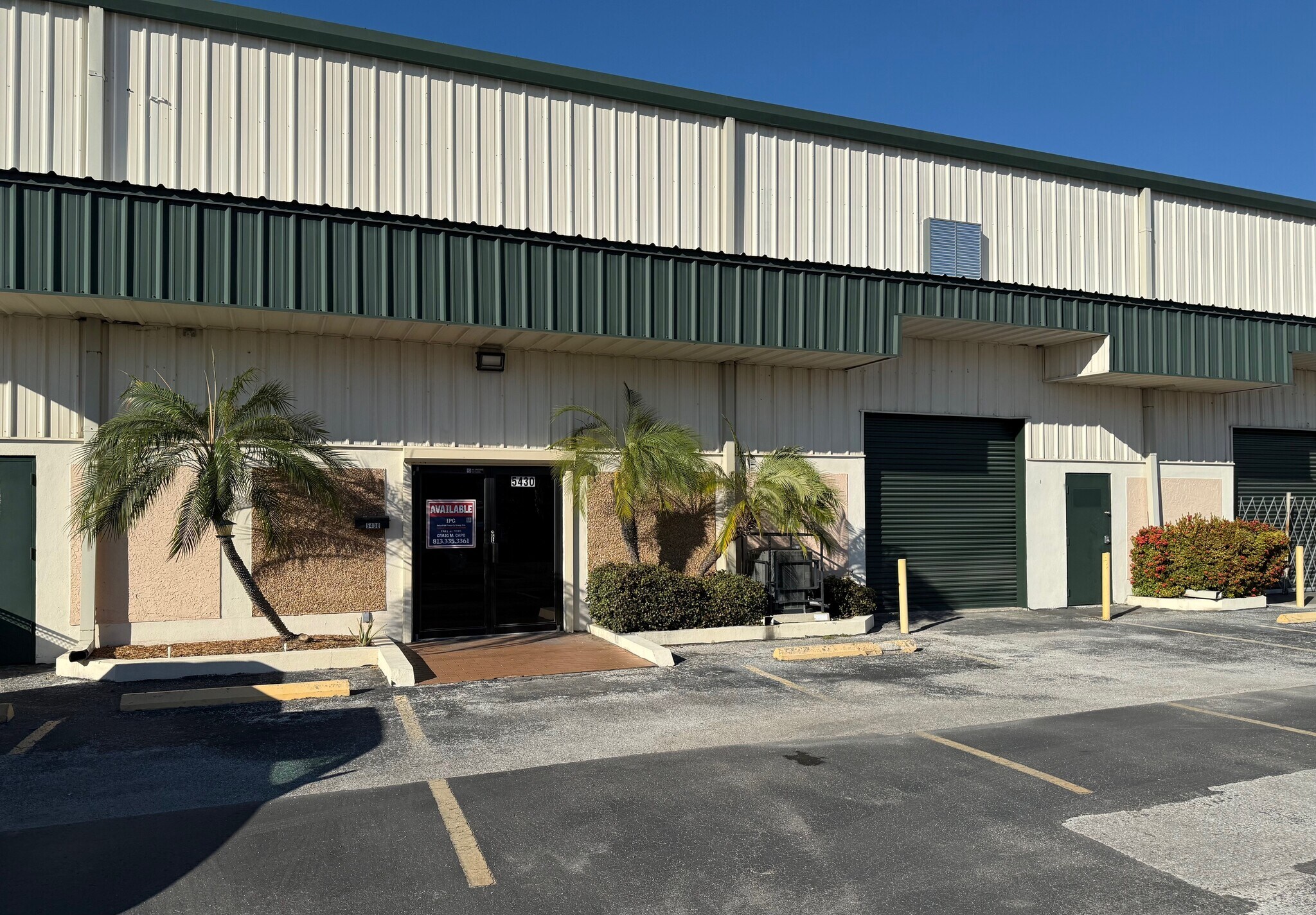 5422-5432 W Crenshaw St, Tampa, FL à louer Photo du bâtiment- Image 1 de 15