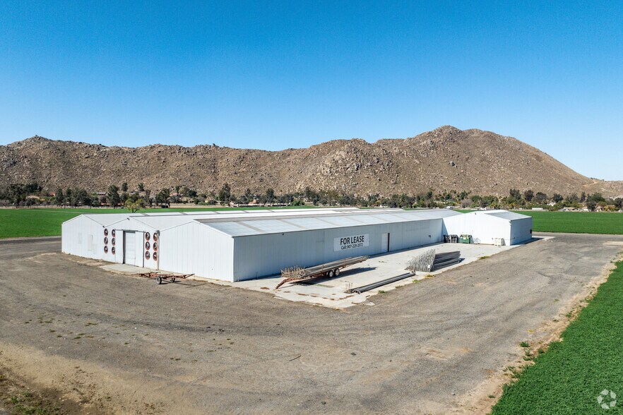 35650 Hidden Springs Rd, Hemet, CA à louer - Photo du bâtiment - Image 2 de 35