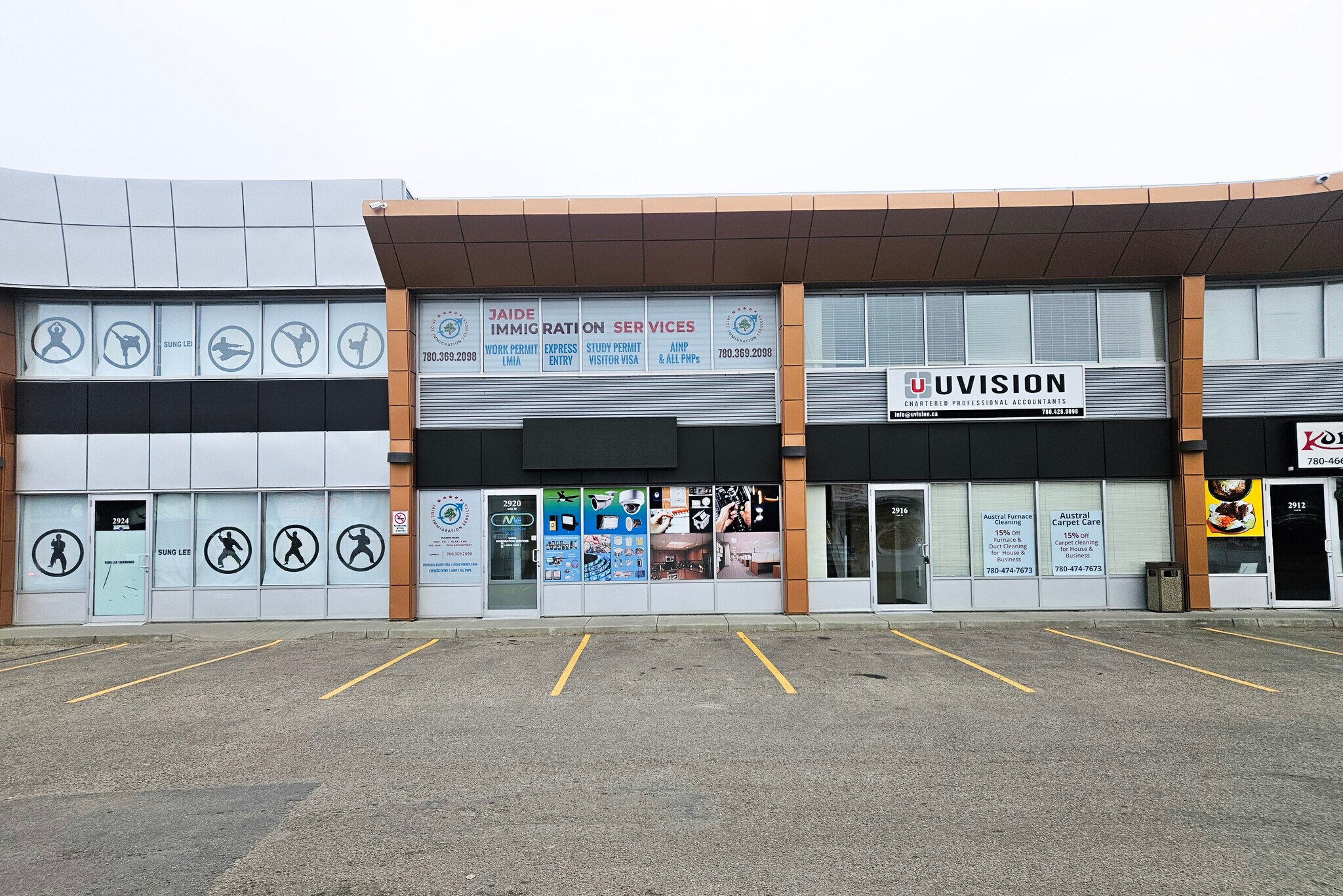 2920 Ellwood Dr SW, Edmonton, AB à vendre Photo du bâtiment- Image 1 de 39
