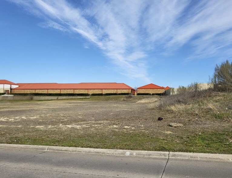 5505 Watauga Rd, Watauga, TX à vendre - Photo principale - Image 1 de 3