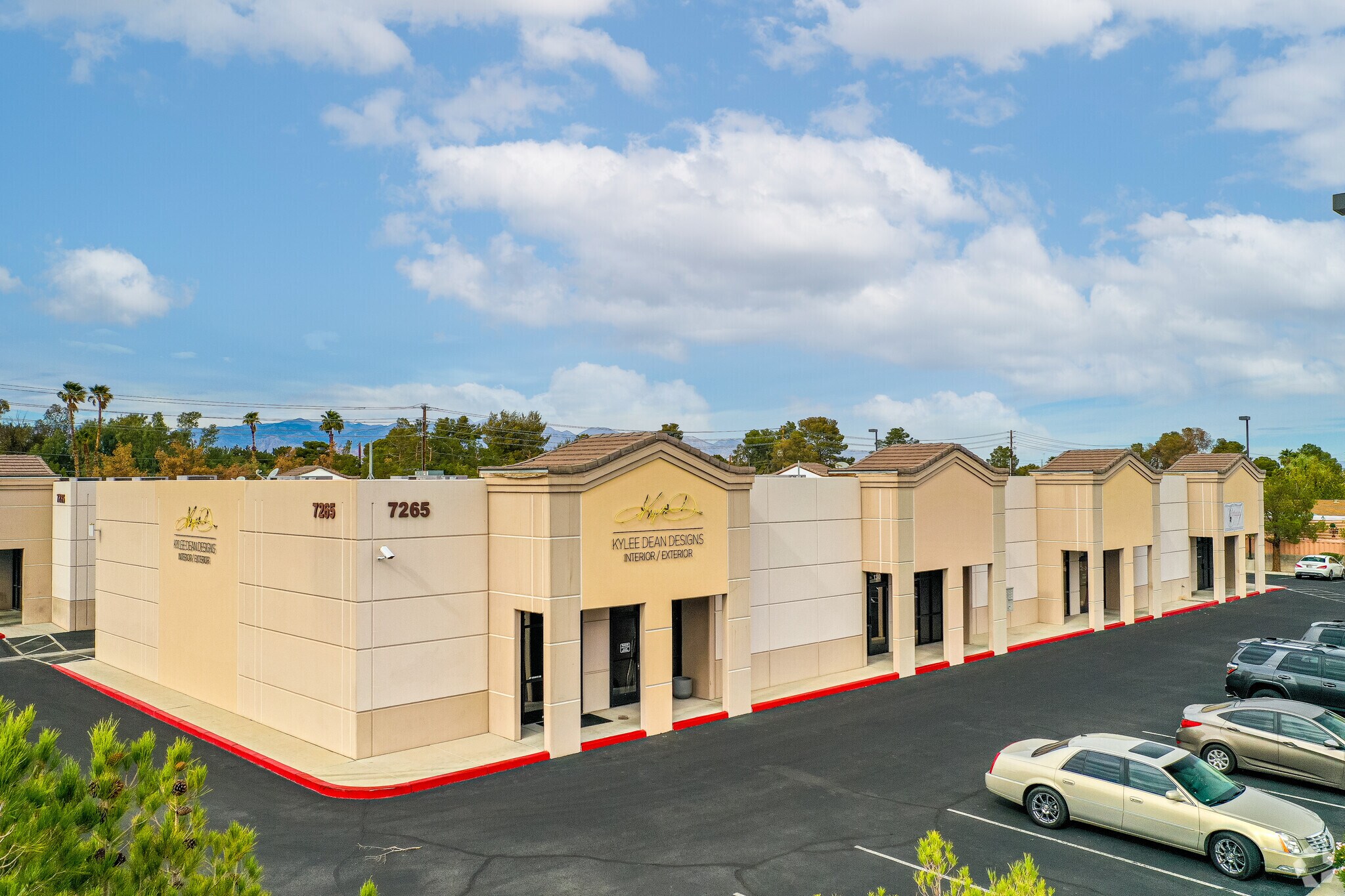 7265 Dean Martin Dr, Las Vegas, NV à louer Photo du bâtiment- Image 1 de 5