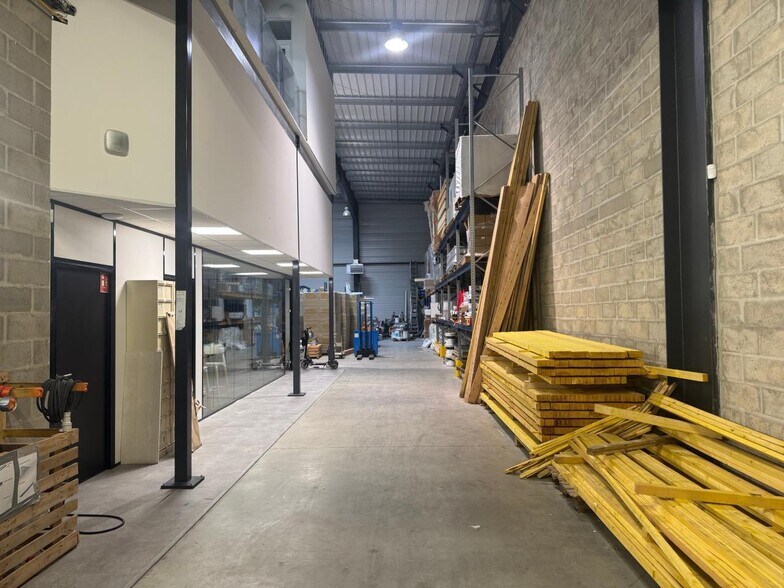 Flex in Cormeilles-en-Parisis for lease - Building Photo - Image 2 of 14