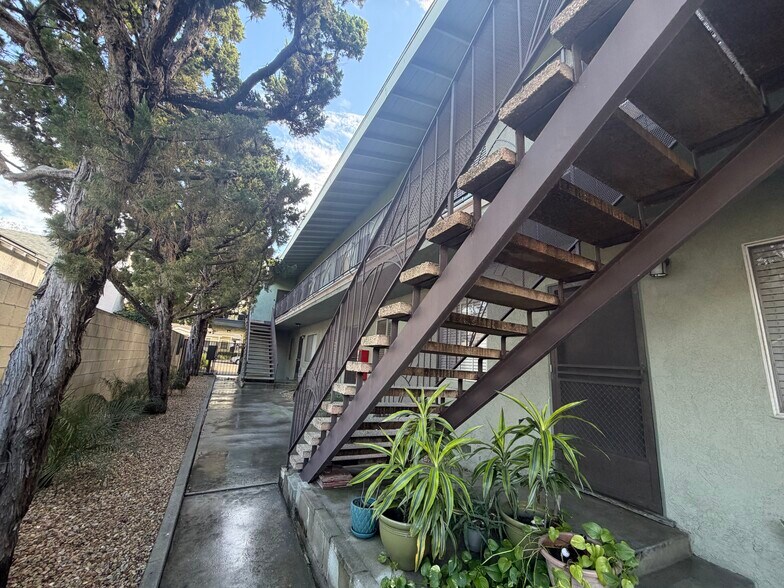 7313 Comstock Ave, Whittier, CA à vendre - Photo du bâtiment - Image 3 de 4