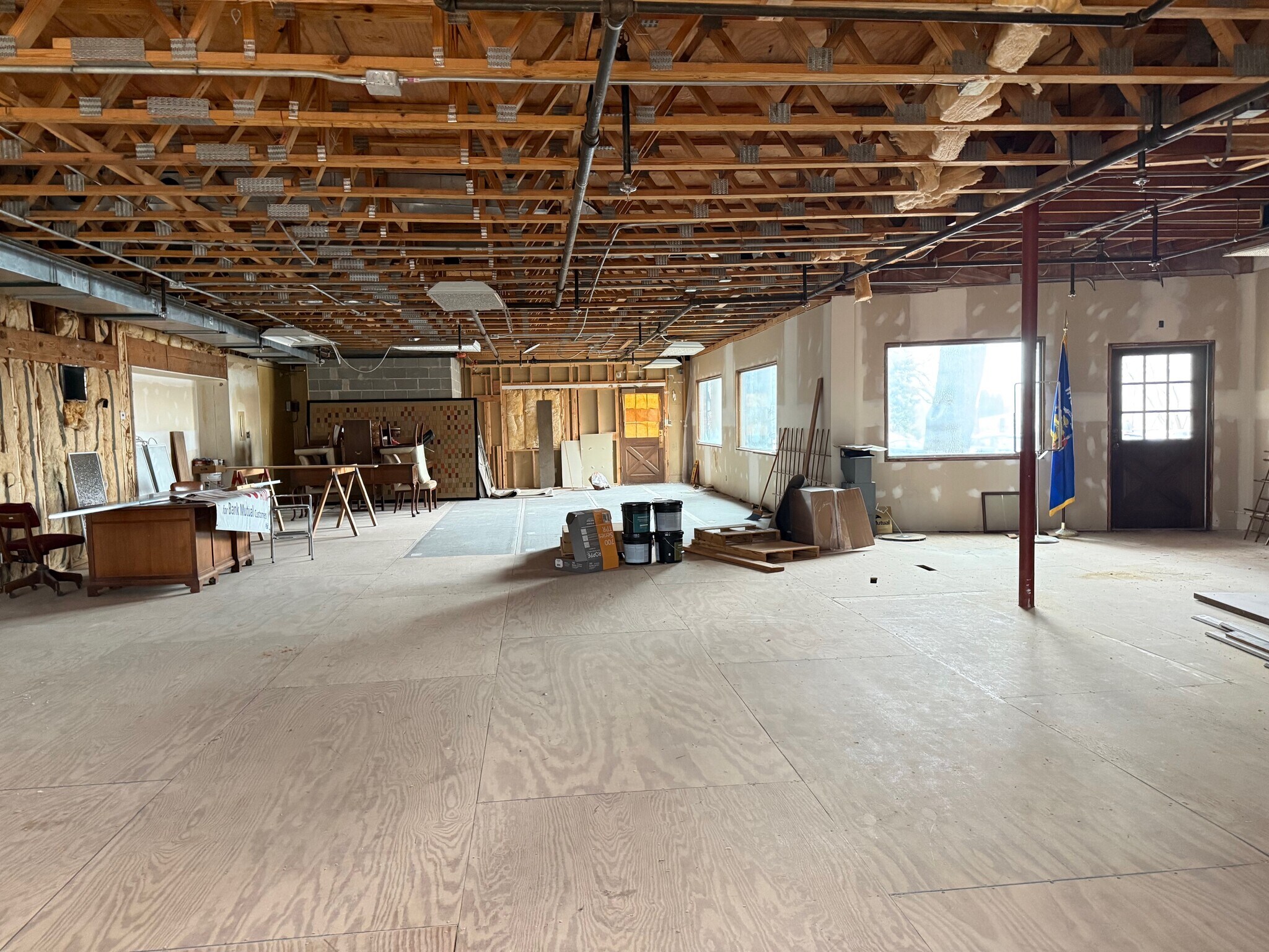 W62N248 Washington Ave, Cedarburg, WI à louer Photo intérieure- Image 1 de 4