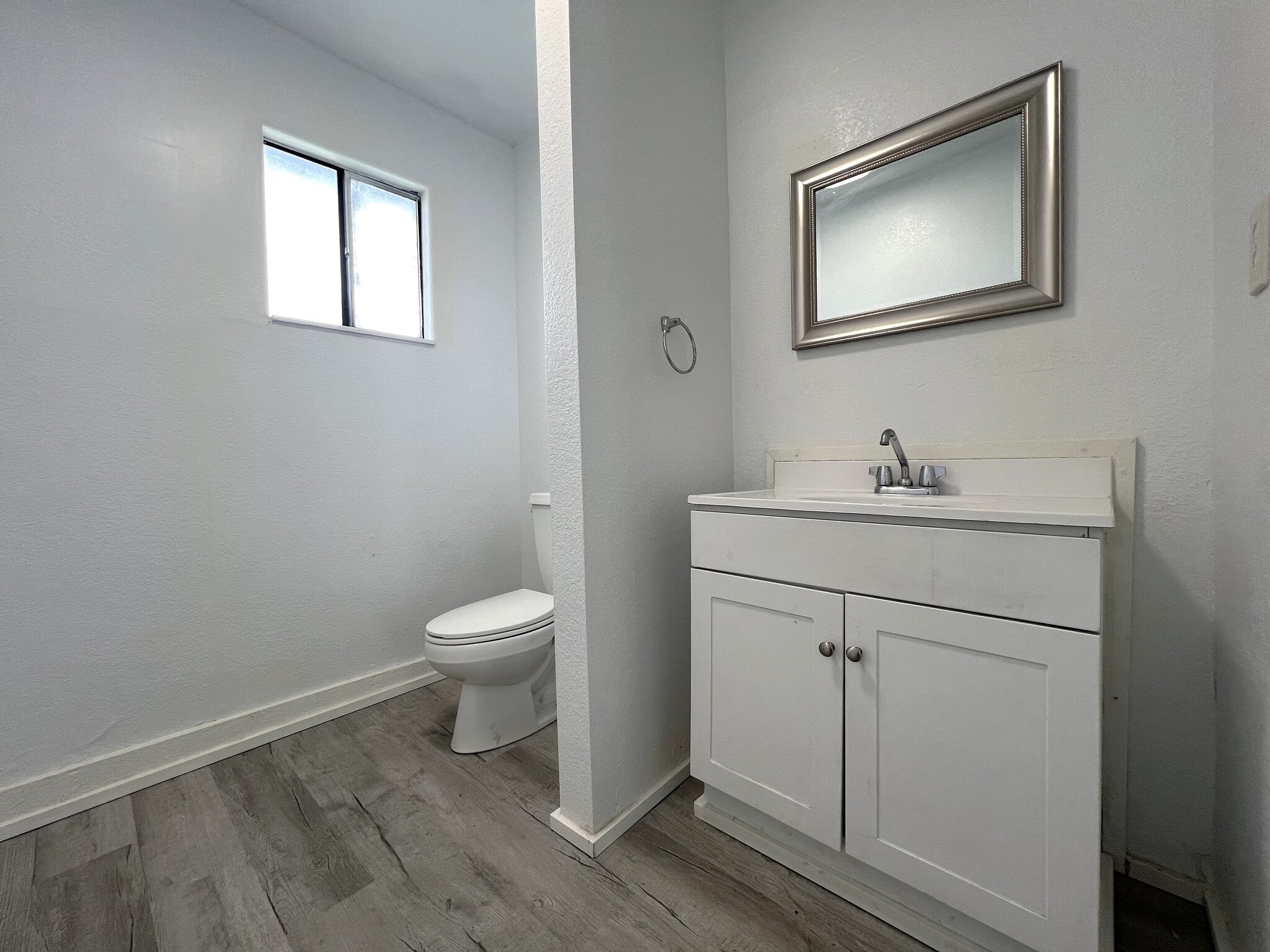 93677 Newport ln, Coos Bay, OR for lease Interior Photo- Image 1 of 3