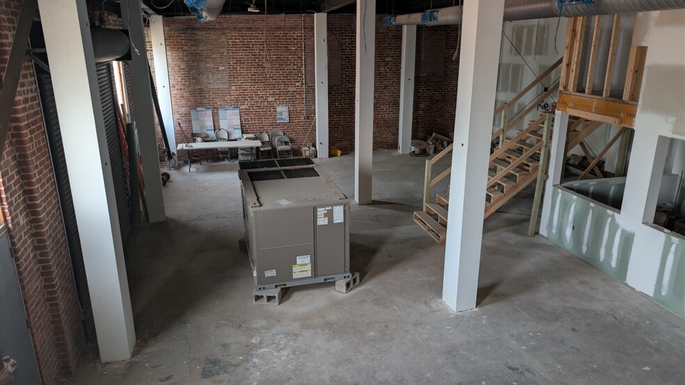 442 Cain St, Atlanta, GA for sale - Interior Photo - Image 2 of 6