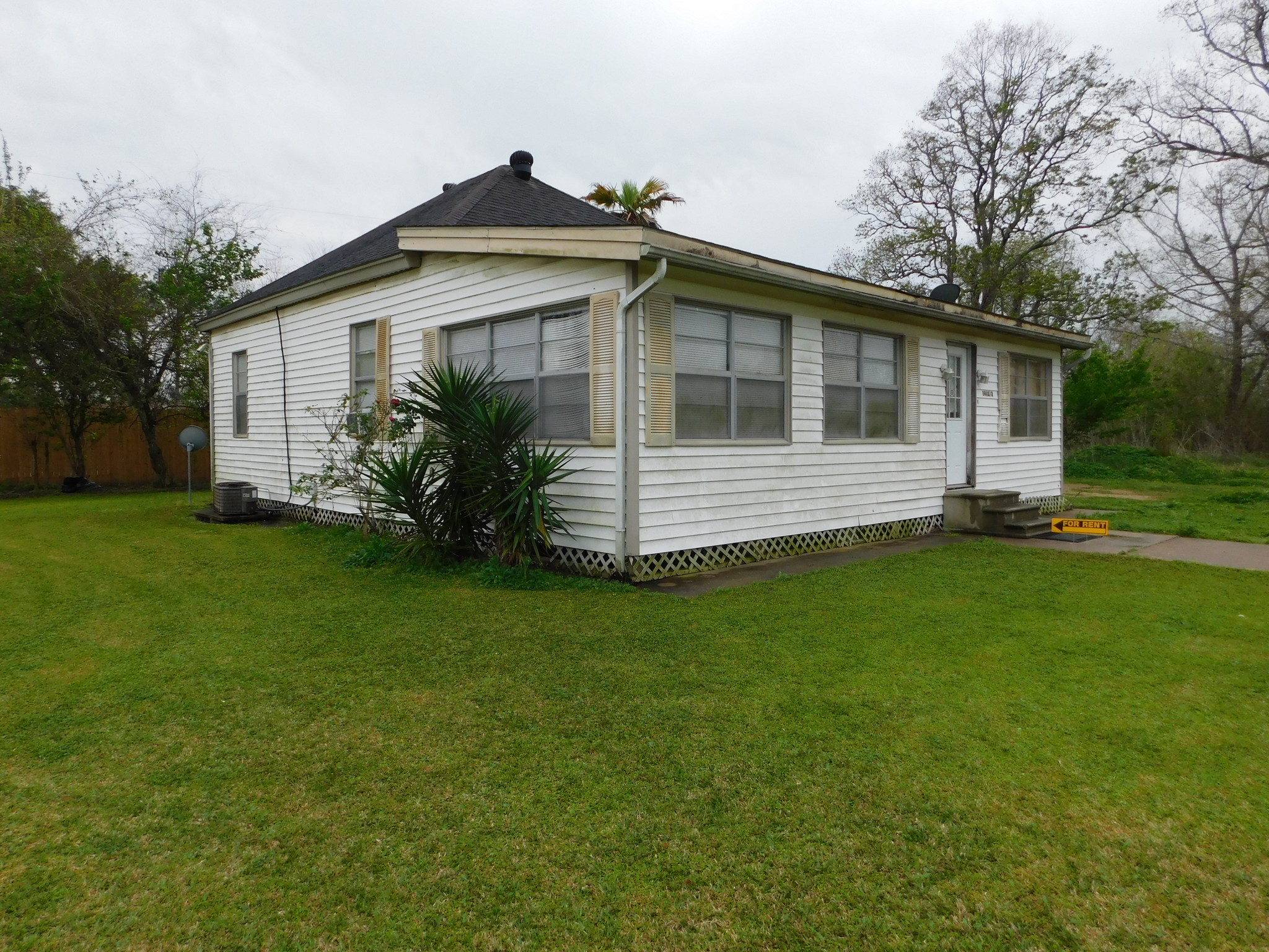 3910 Avenue J, Santa Fe, TX for sale Primary Photo- Image 1 of 1