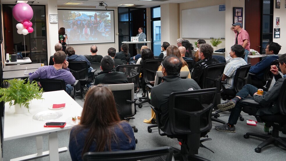 585 Glenwood Ave, Menlo Park, CA à louer - Photo intérieure - Image 3 de 32