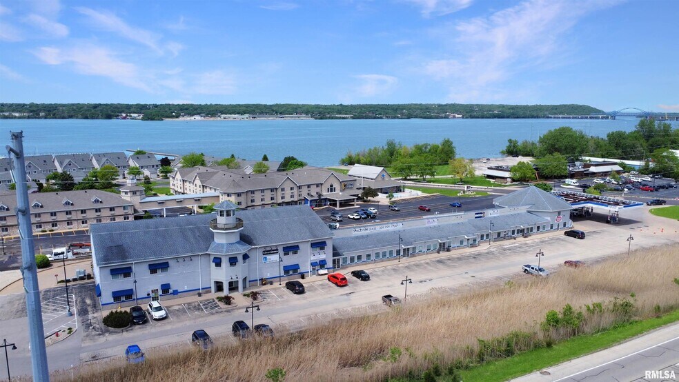 2401-2517 N Main St, East Peoria, IL à louer - Photo du bâtiment - Image 2 de 3