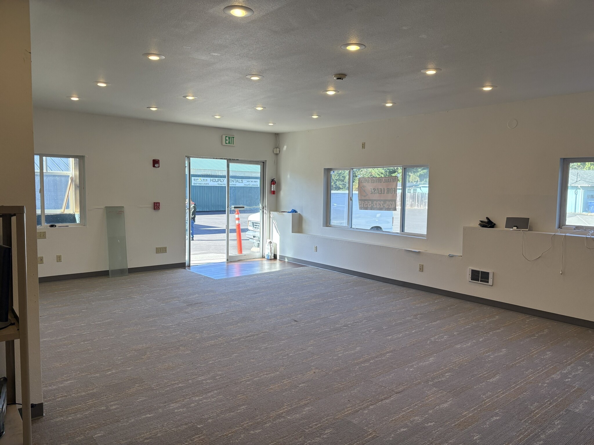 1520 112th St SW, Everett, WA for lease Interior Photo- Image 1 of 3