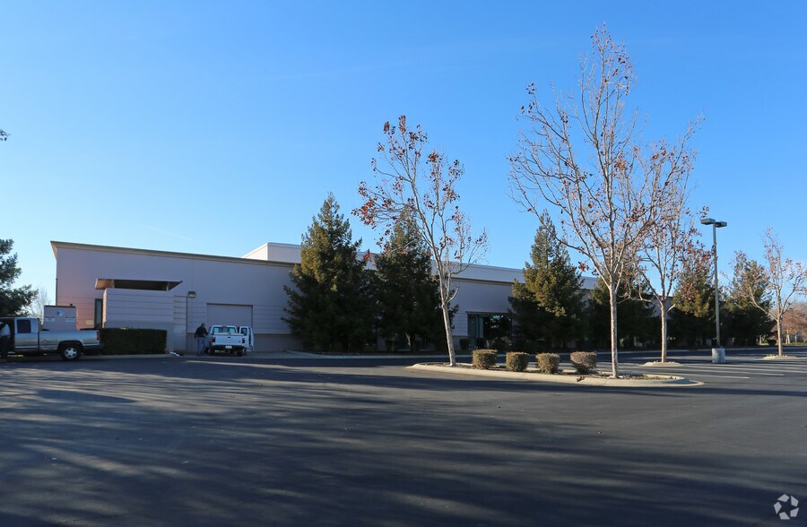 34700 Campus Dr, Fremont, CA à louer - Photo du bâtiment - Image 3 de 10