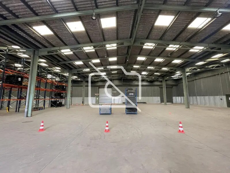 Industrial in Viry-Châtillon for lease Building Photo- Image 1 of 5
