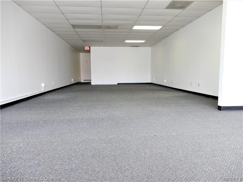 12142-12154 Dix Toledo Rd, Southgate, MI for lease - Building Photo - Image 2 of 6