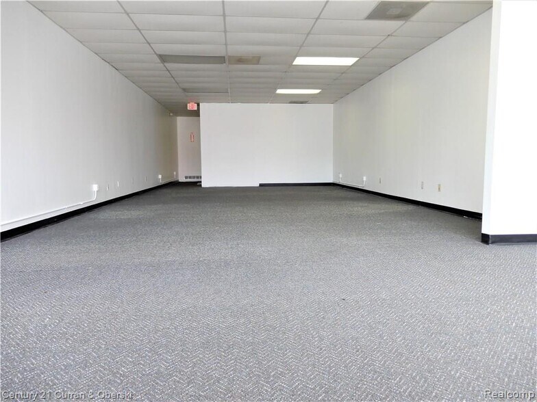 12142-12154 Dix Toledo Rd, Southgate, MI à louer - Photo du bâtiment - Image 2 de 6