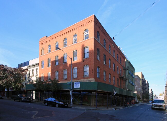 More details for 132 Havemeyer St, Brooklyn, NY - Retail for Lease